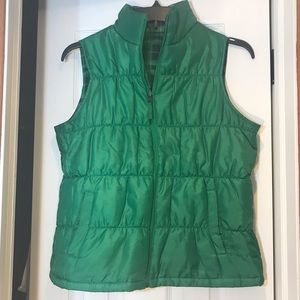Reversible lightweight vest